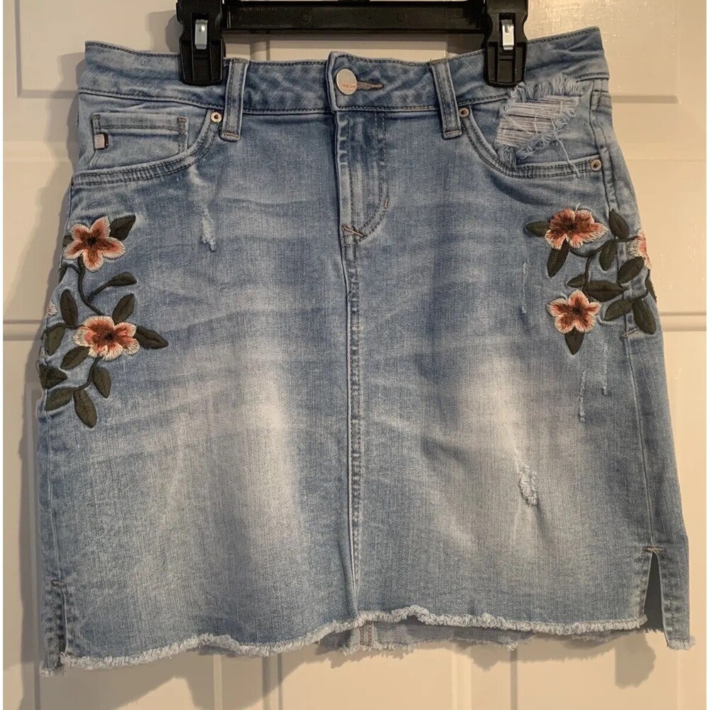 Dear John Junior Girls Embroidered Distressed Denim Mini Skirt Size 26/ Small